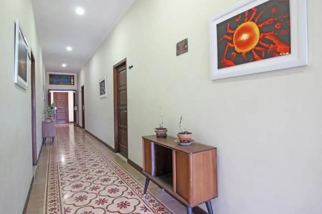 Urbanview Rumah Kandjani Yogyakarta Kejayan Exterior foto