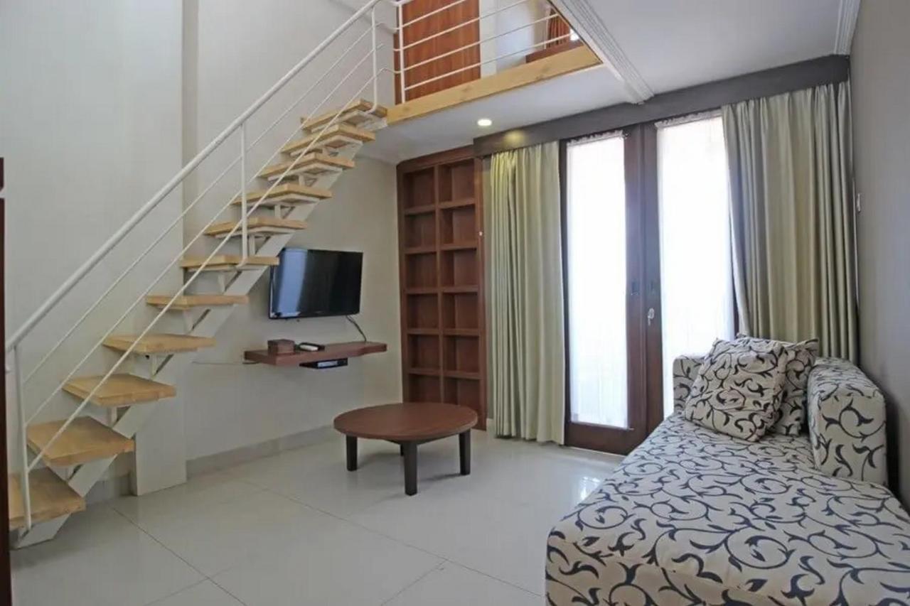 Urbanview Rumah Kandjani Yogyakarta Kejayan Exterior foto