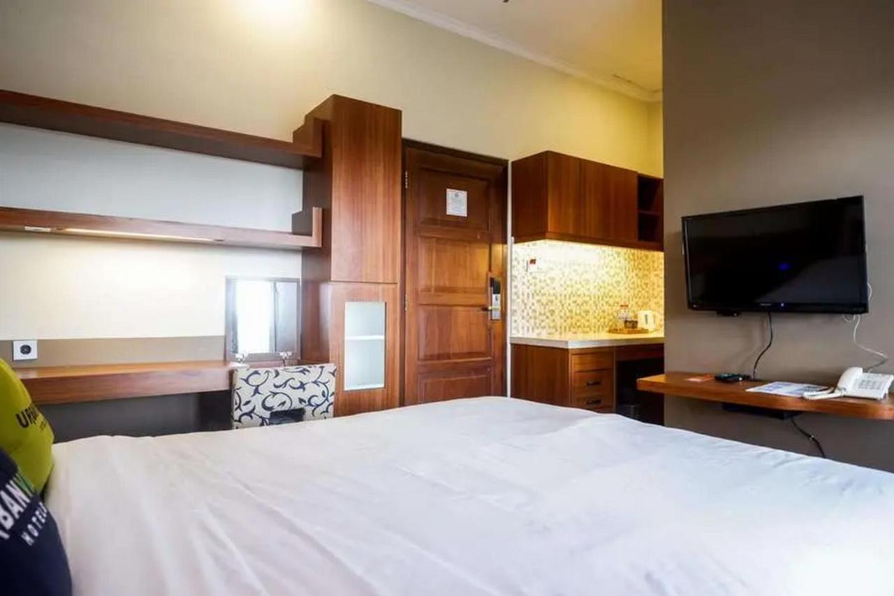 Urbanview Rumah Kandjani Yogyakarta Kejayan Exterior foto